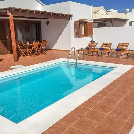 Villa Playa Blanca Sleeps 6 With Pool Air Con And Wifi Playa Blanca (Lanzarote)
