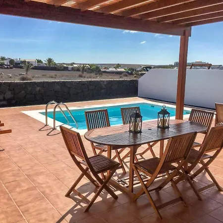 Playa Blanca Sleeps 6 With Pool Air Con And Wifi *